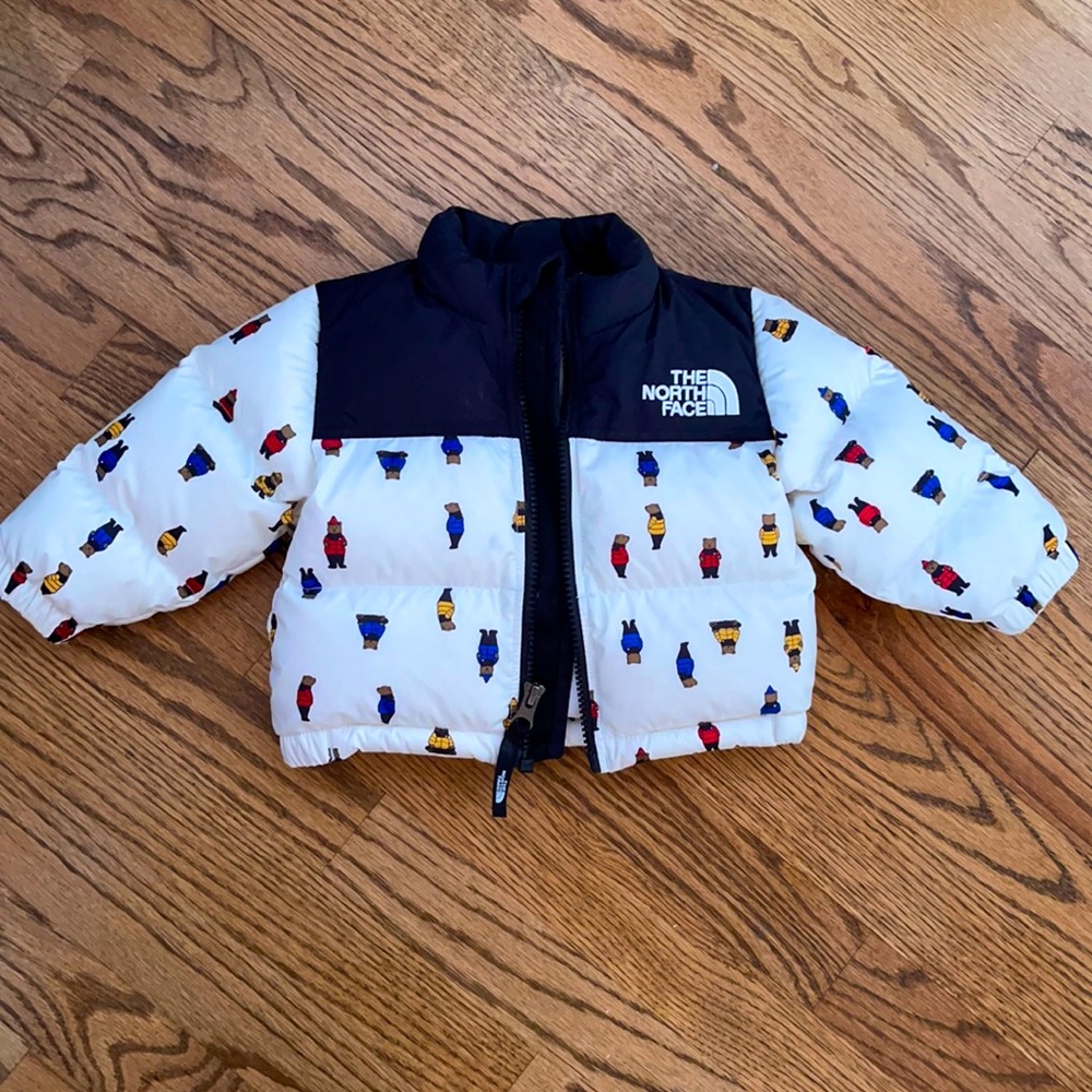 Super Cute White Northface all over bears print Infants down jacket.